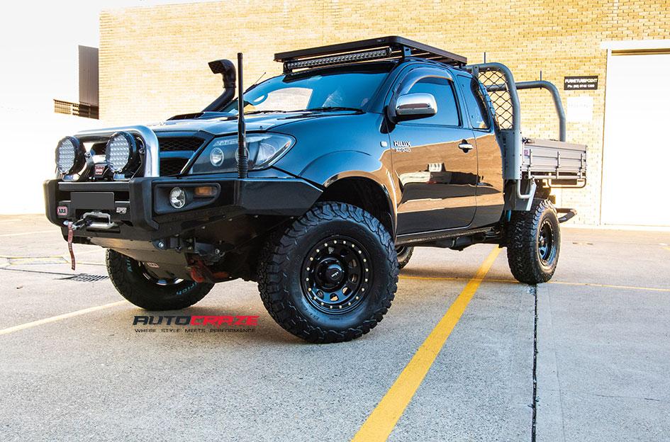TOYOTA HILUX N70 4WD D LOCKER BLACK